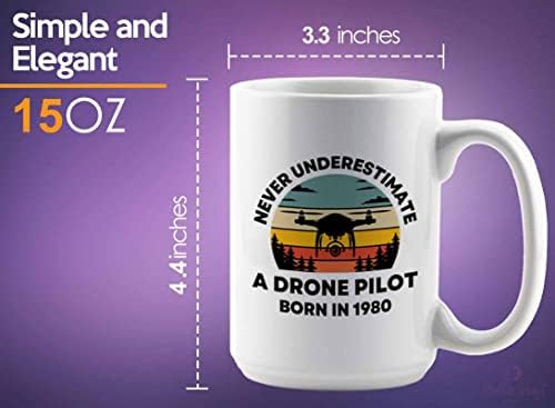 חיבוקי בועות 1980 ספל קפה יום הולדת 15oz לבן, טייס מזלט נולד בשנים 1980-42 מתנת יום הולדת הופך 42 נולד בשנת 1980 טייסי מזלט תעופה RC Quadcopter